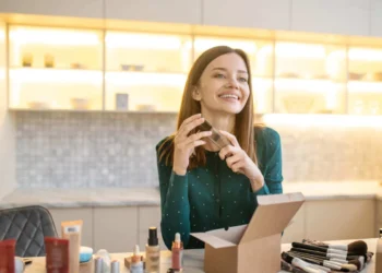 Revendedora Avon: saiba como garantir renda extra