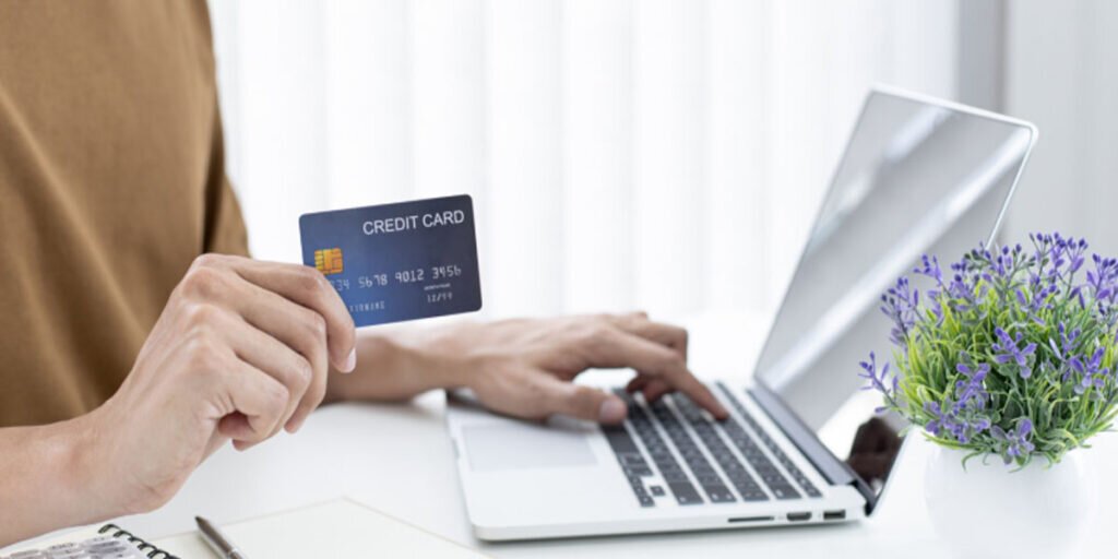 Cartão de crédito Santander sem anuidade - Reprodução Canva