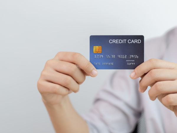Confira os 20 melhores cartões de crédito sem anuidade - Reprodução Canva