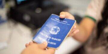 Novo emprego ainda em 2024? Veja 16 empresas contratando 1 vagas