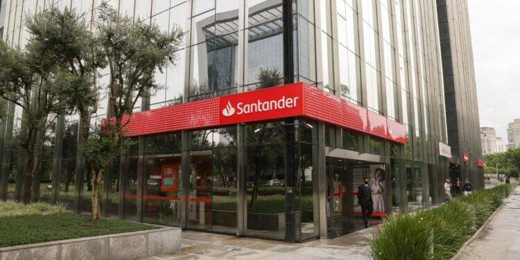 Santander lança conta internacional 14 Santander-conta-internacional (1) (1)