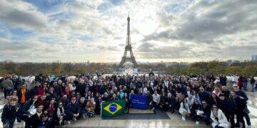 Mercedes-Benz leva 200 clientes a Paris 1 mercedes-benz-experiencia-Paris (1)