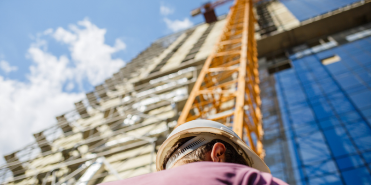 Demanda por máquinas para construção deve aumentar em 2024