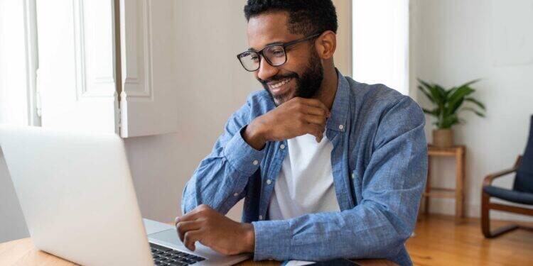 Tempo de abertura de empresas em 2023 bate recorde em 2023