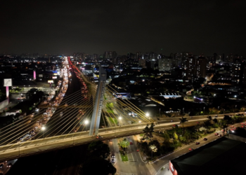 Parceria moderniza Guarulhos com 73 mil luminárias LEDs