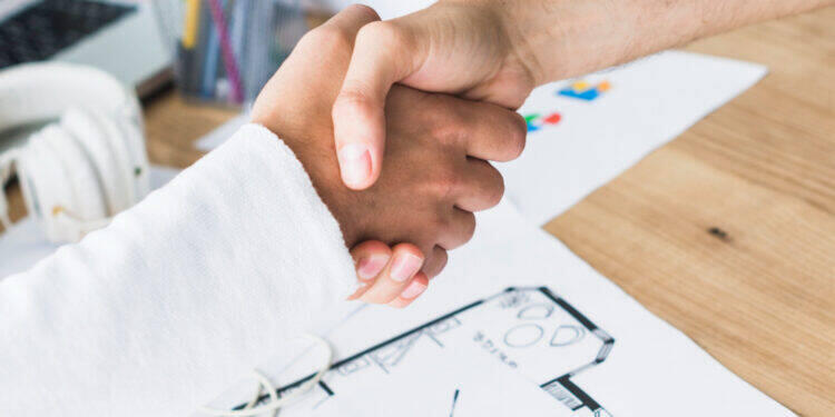 Empresas firmam parceria para vender itens personalizáveis