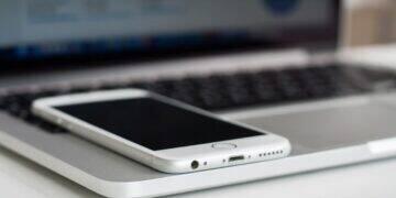 O "Shouder Surfing" é tendência nos roubos de dados em dispositivos móveis 3 O “Shouder Surfing” é tendência nos roubos de dados em dispositivos móveis