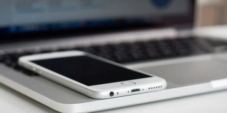 O "Shouder Surfing" é tendência nos roubos de dados em dispositivos móveis 16 O "Shouder Surfing" é tendência nos roubos de dados em dispositivos móveis dispositivo movel 1