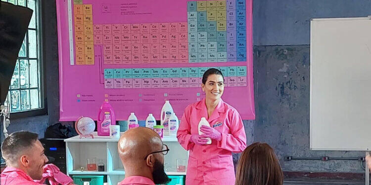 Empresas promovem a participação de mulheres na ciência