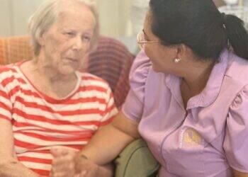 Home care se torna alternativa de segurança para idosos