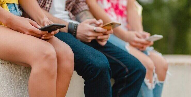 SPDIGI abre consulta sobre uso de telas por adolescentes