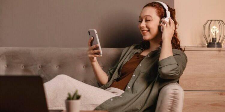 Streaming lidera consumo de música no Brasil e no mundo 16 Streaming lidera consumo de música no Brasil e no mundo