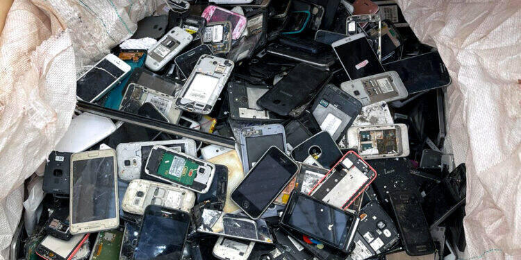 Mercado do lixo eletrônico espera ganhar impulso com a COP30