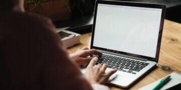 Prazo para envio do informe de rendimentos encerra dia 29 de fevereiro 3 Prazo para envio do informe de rendimentos encerra dia 29 de fevereiro