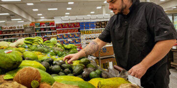 Chefs encontram variedade de ingredientes frescos em SP 3 Chefs encontram variedade de ingredientes frescos em SP