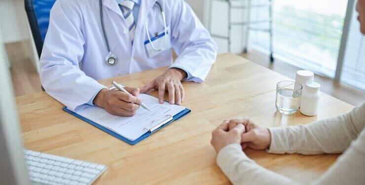 Apenas 15% da população possui plano de saúde empresarial 16 Apenas 15% da população possui plano de saúde empresarial