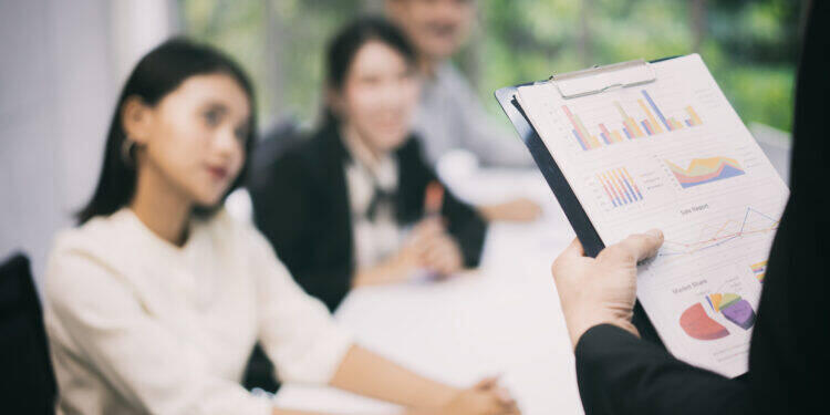 59% dizem que vagas melhores exigem segundo idioma 16 59% dizem que vagas melhores exigem segundo idioma