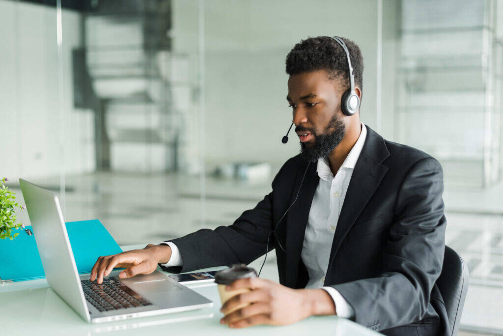 Setor de contact center reajusta salário de trabalhadores acima da inflação