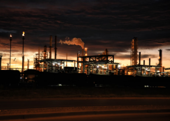 Indústria química encara desafios para crescer em 2024
