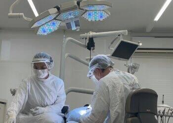 Especialista explica como substituir o uso de dentaduras