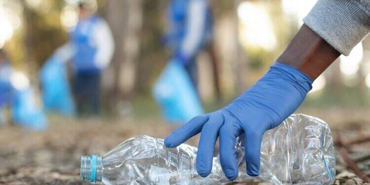 Produção de plástico deve triplicar até 2060