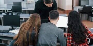 Econet Editora oferece quatro cursos de pós-graduação