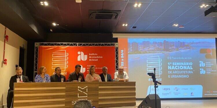 Arquitetura, patrimônio e urbanismo são temas de seminário nacional em Sergipe 16 Arquitetura, patrimônio e urbanismo são temas de seminário nacional em Sergipe
