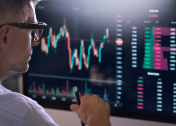 Criptomoedas geram debate sobre riscos de pirâmide financeira