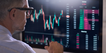 Criptomoedas geram debate sobre riscos de pirâmide financeira