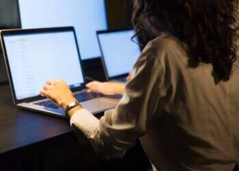 Participação de mulheres na tecnologia tem aumento de 60%