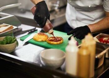 Setor de food service emprega 6 milhões de pessoas no Brasil