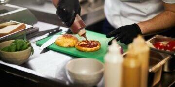 Setor de food service emprega 6 milhões de pessoas no Brasil 3 Setor de food service emprega 6 milhões de pessoas no Brasil