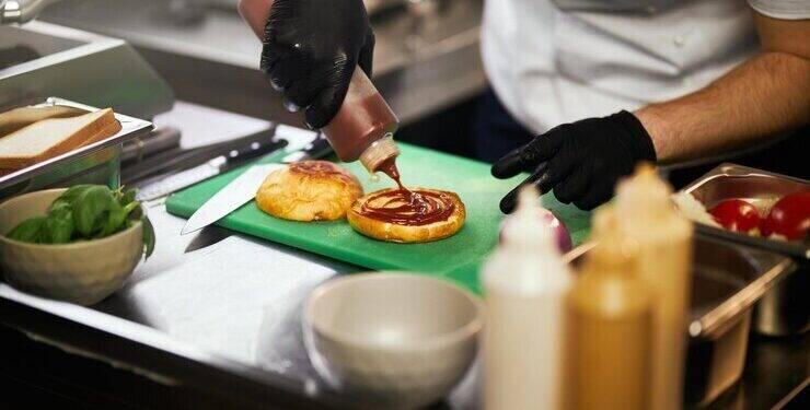 Setor de food service emprega 6 milhões de pessoas no Brasil 16 Setor de food service emprega 6 milhões de pessoas no Brasil