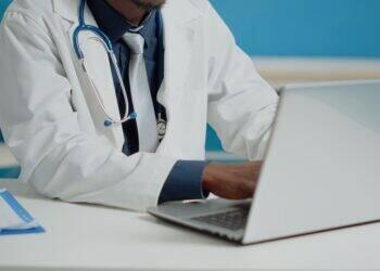 Tecnologia na saúde mudou a relação médico-paciente