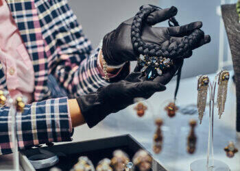 Joias e semijoias têm diferenças de tratamento e materiais