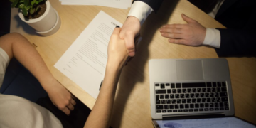 Ponzan é o novo patrocinador da Academia de Líderes Elite 3 Ponzan é o novo patrocinador da Academia de Líderes Elite