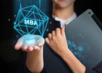MBA impulsiona carreira de profissionais de TI em meio à alta demanda do setor