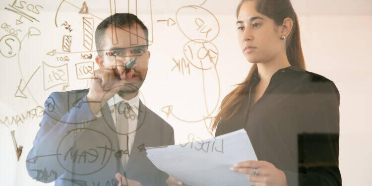 Menos da metade dos CSCs têm processos end-to-end no Brasil 16 Menos da metade dos CSCs têm processos end-to-end no Brasil