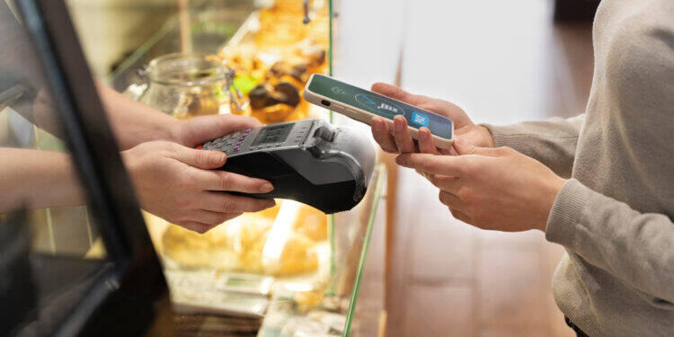 Faturamento dos serviços de alimentação cresceu 16% em 2023