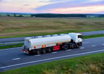 Transporte rodoviário de produtos químicos vislumbra ano promissor em 2024