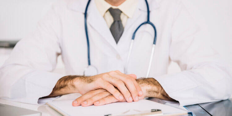 Maioria dos médicos denunciados é condenada nos Conselhos