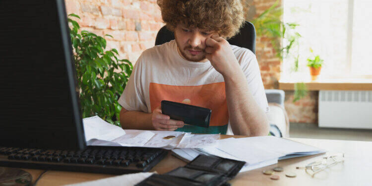 Dois em cada três adultos são analfabetos financeiros 16 Dois em cada três adultos são analfabetos financeiros