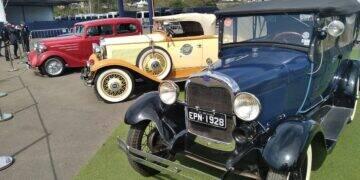 Exposição de carros antigos em São Paulo encanta fãs de automobilismo'