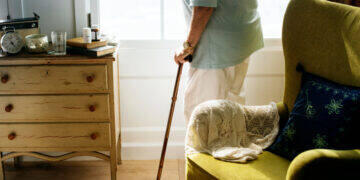 Ortopedistas alertam sobre os perigos de quedas para idosos 3 Ortopedistas alertam sobre os perigos de quedas para idosos