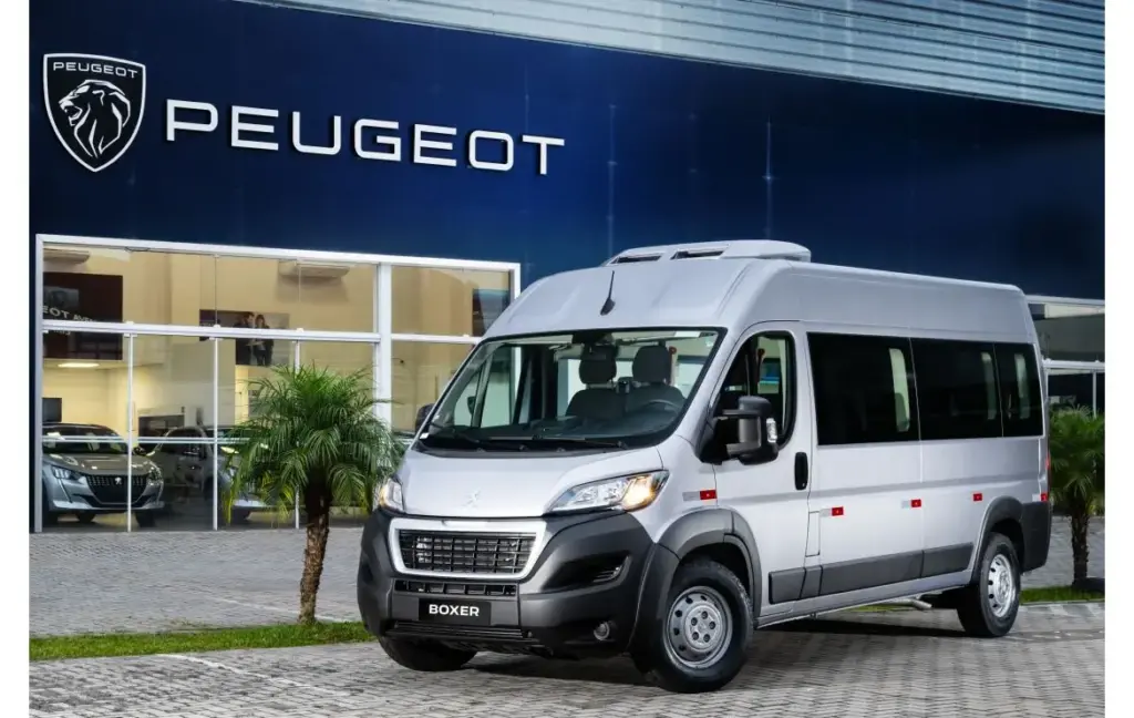 PeugeotBoxerMinibus14.