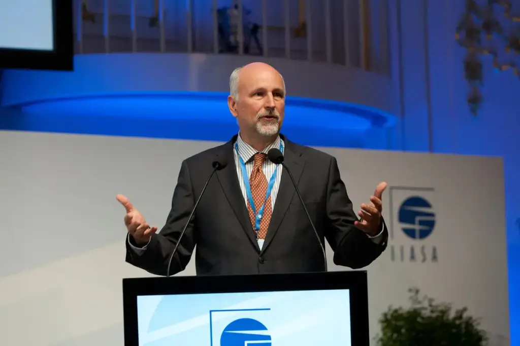 Maior prêmio educacional do mundo, o Prêmio Yidan, anuncia seus laureados de 2024 2024 Yidan Prize for Education Research Laureate Professor Wolfgang Lutz 1