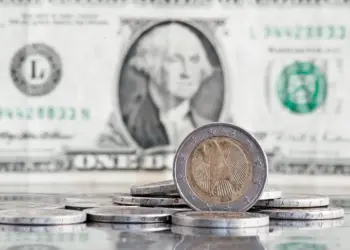 Dólar sobe após Lula dizer que quer isenção do IR além da faixa de R$ 5 mil