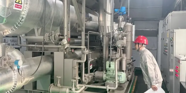 Primeiro projeto piloto de produção de energia geotérmica da Sinopec se conecta à rede 13 Primeiro projeto piloto de produção de energia geotérmica da Sinopec se conecta à rede. (PRNewsfoto/SINOPEC)