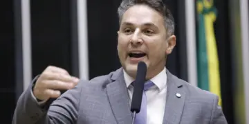 Câmara aprova projeto de renegociação de dívidas de produtores rurais atingidos por enchente no RS 16 Câmara aprova projeto de renegociação de dívidas de produtores rurais atingidos por enchente no RS