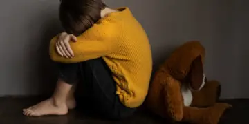 Fatores de Risco para o Suicídio: Términos de Relacionamento, Divórcios e Perdas Afetivas 1 Fatores de Risco para o Suicídio: Términos de Relacionamento, Divórcios e Perdas Afetivas